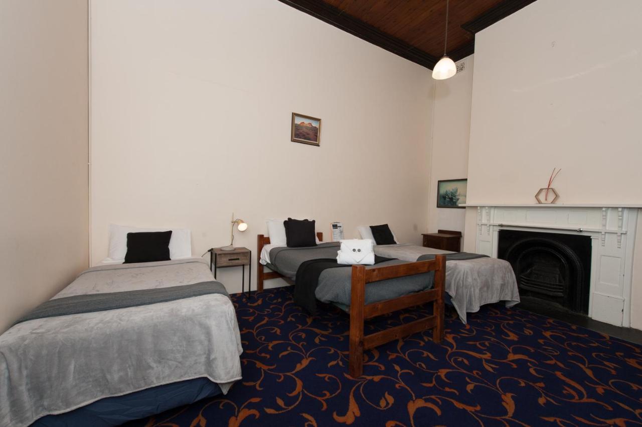 Riverina Hotel โฮลบรูค ภายนอก รูปภาพ