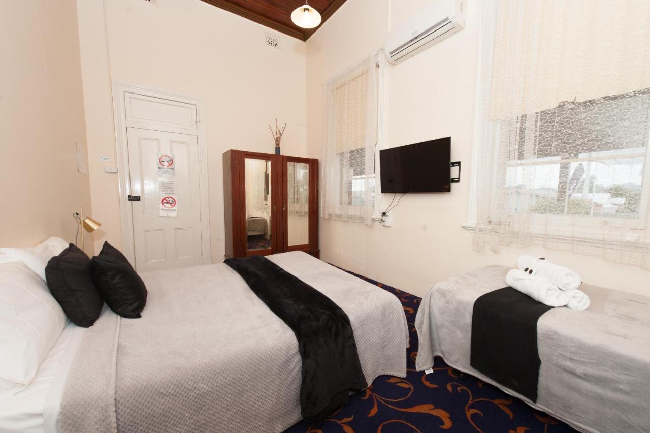 Riverina Hotel โฮลบรูค ภายนอก รูปภาพ